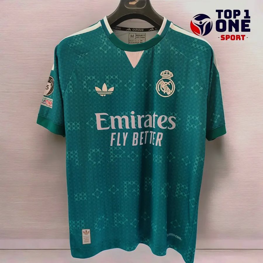 Real Madrid green shirt (2)