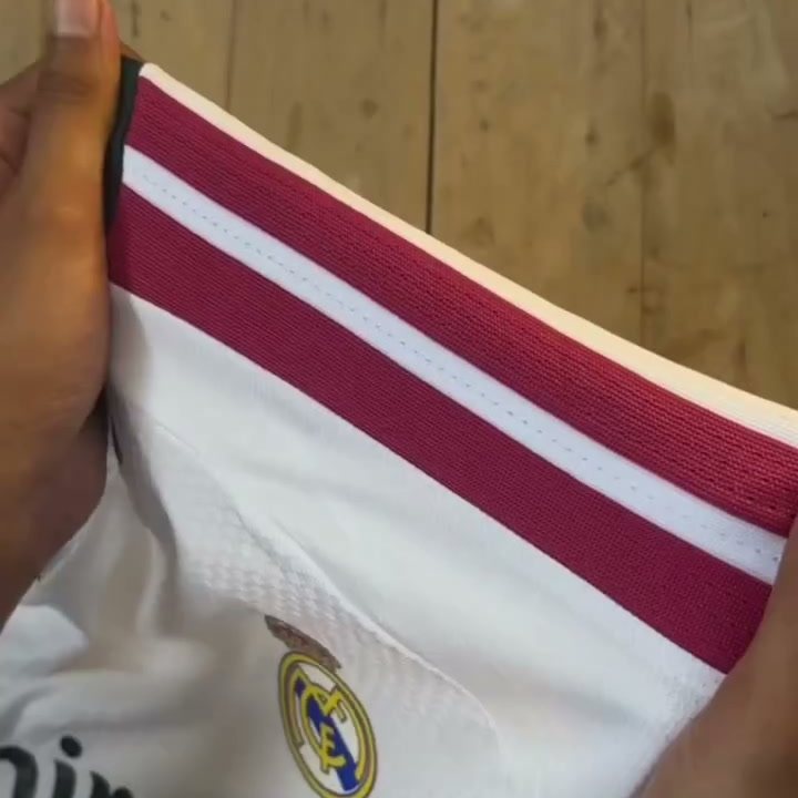 قميص ريال مدريد الأساسي 2025/26 (2)